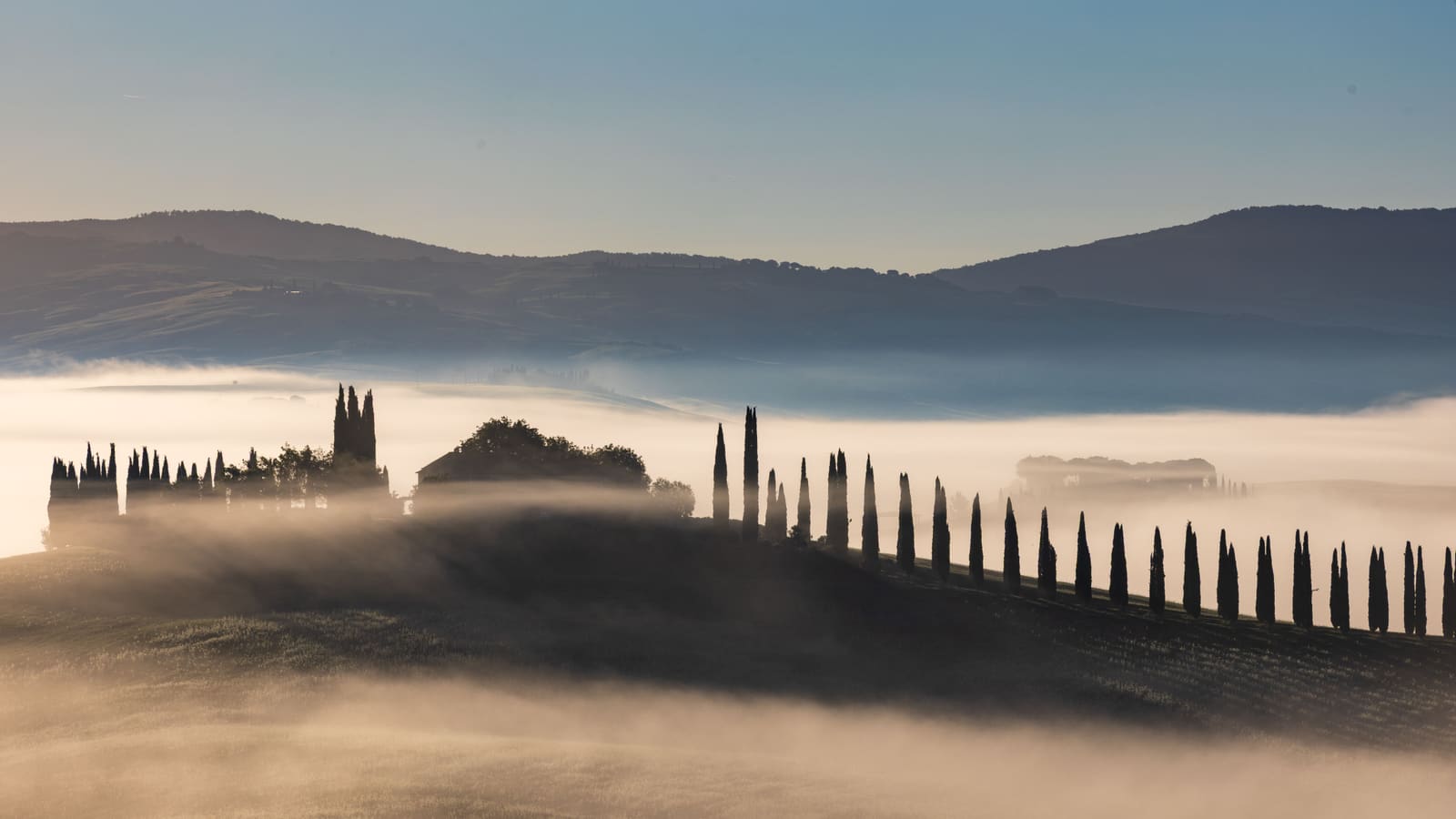 The Seven-Day Rail Odyssey Where Barolo and Brunello Meet the Iron Road