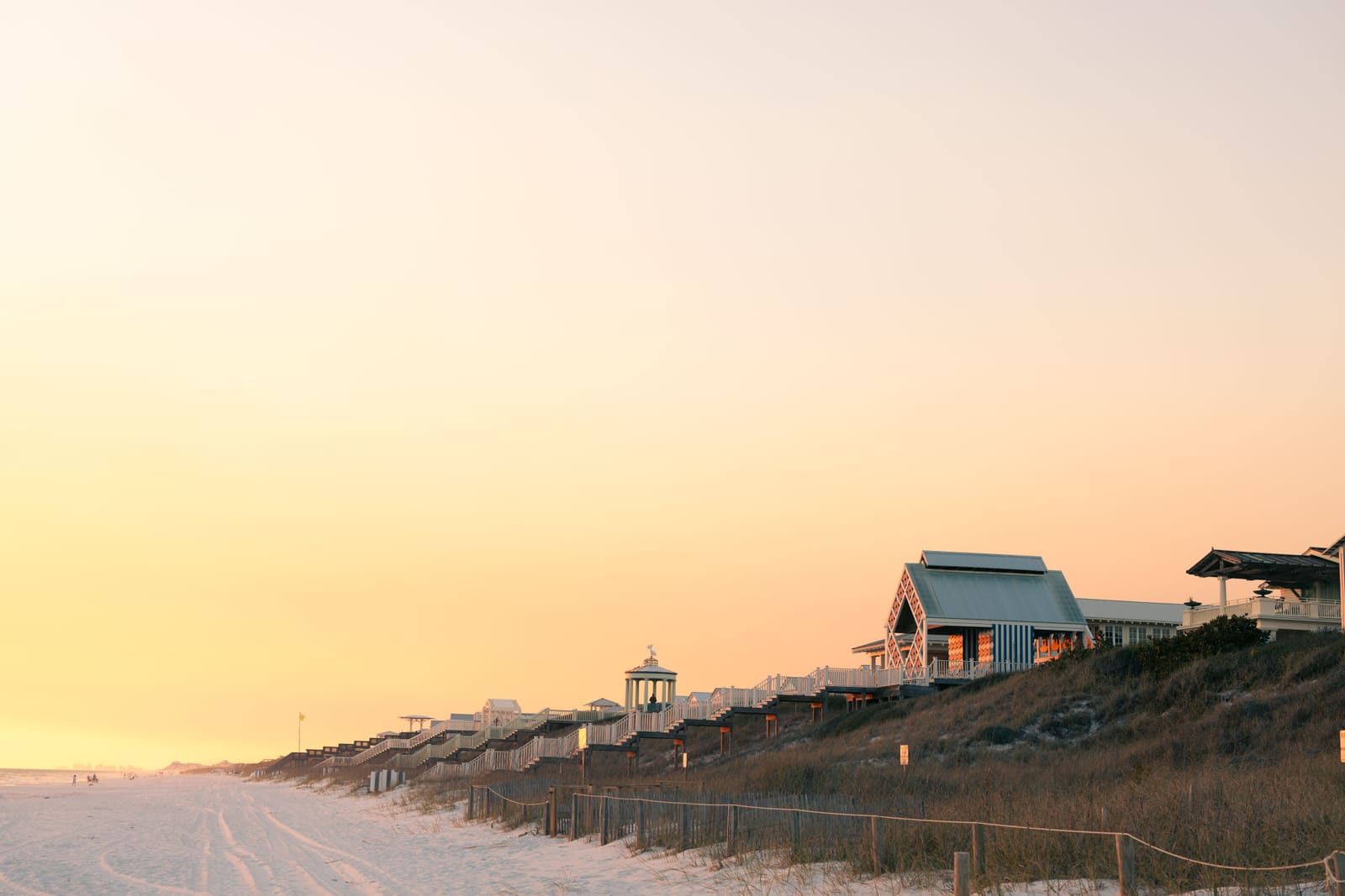 Where Florida's Dune Lakes Meet Quartz-sand Shores