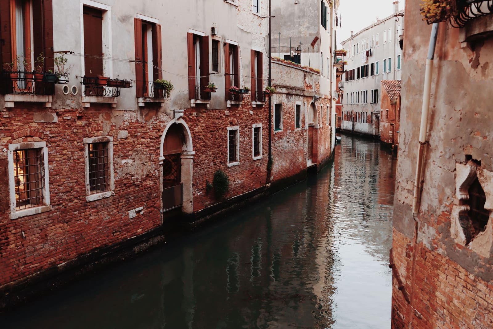 Where Silk Damask Meets Lagoon Light: Venice's Five Finest Retreats
