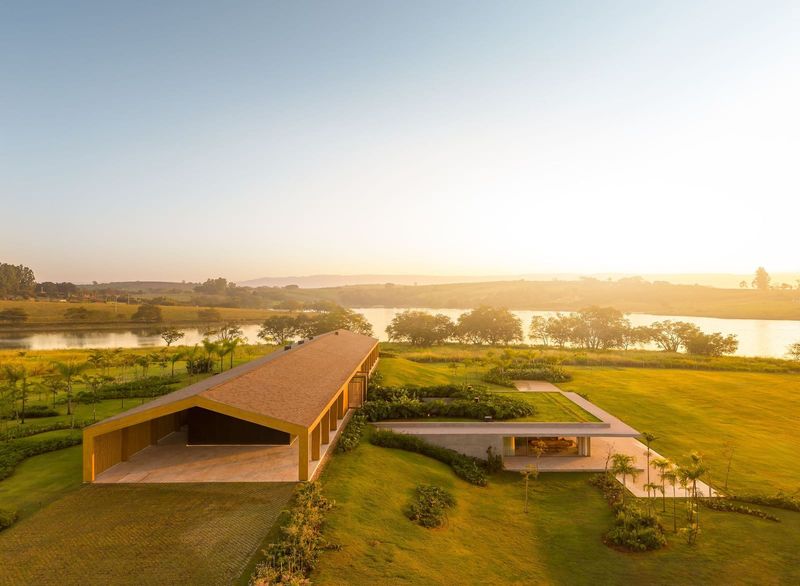 When Scale Hides in Plain Sight: A Brazilian House Built on Duality