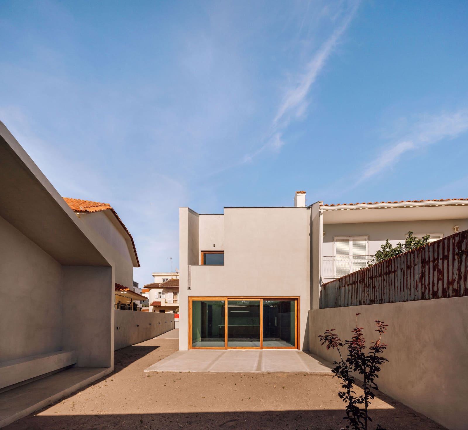Carving Domesticity from Constraint: Lisbon's Poliedro I House
