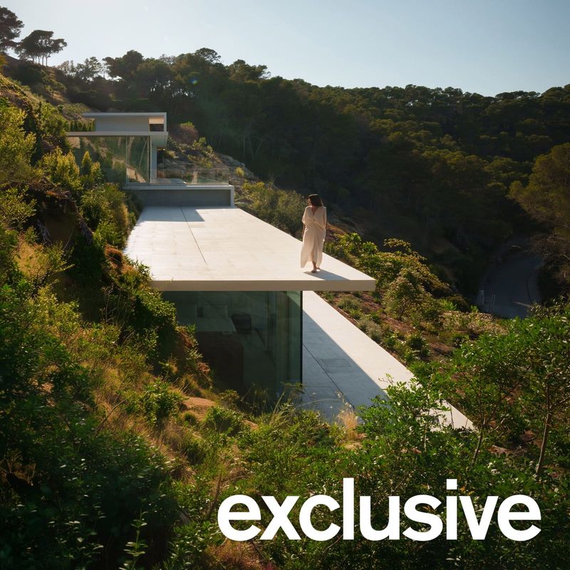 The Folded Plane: How One Concrete Surface Becomes an Entire House