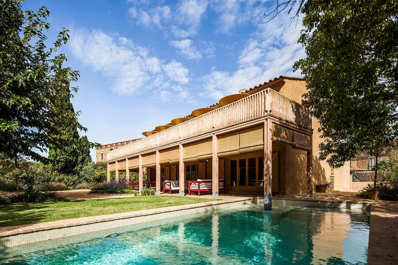 Geometry and Restraint: Renovating a Turn-of-the-Century House in Catalonia