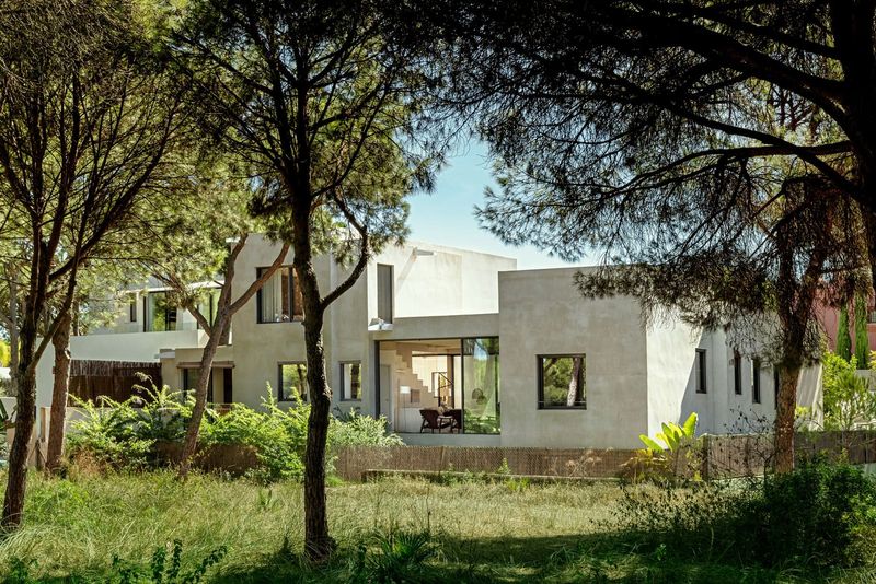 A House Built for Slowness: Villa Arena and the Architecture of Family Retreat