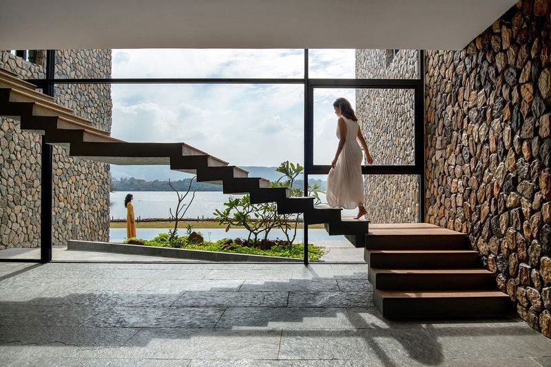 How Two Mumbai Graduates Built a Lakeside House That Frames Nature