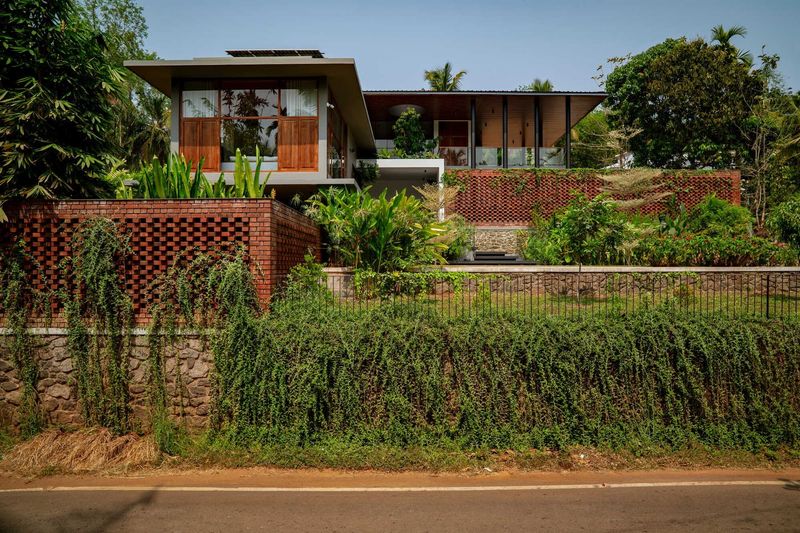 When the Land Dictates Form: A Kerala House Built Into Ten Feet of Slope