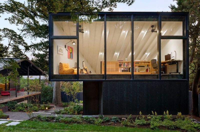A Mid-Century Portland Home Adapts to the Remote Work Era