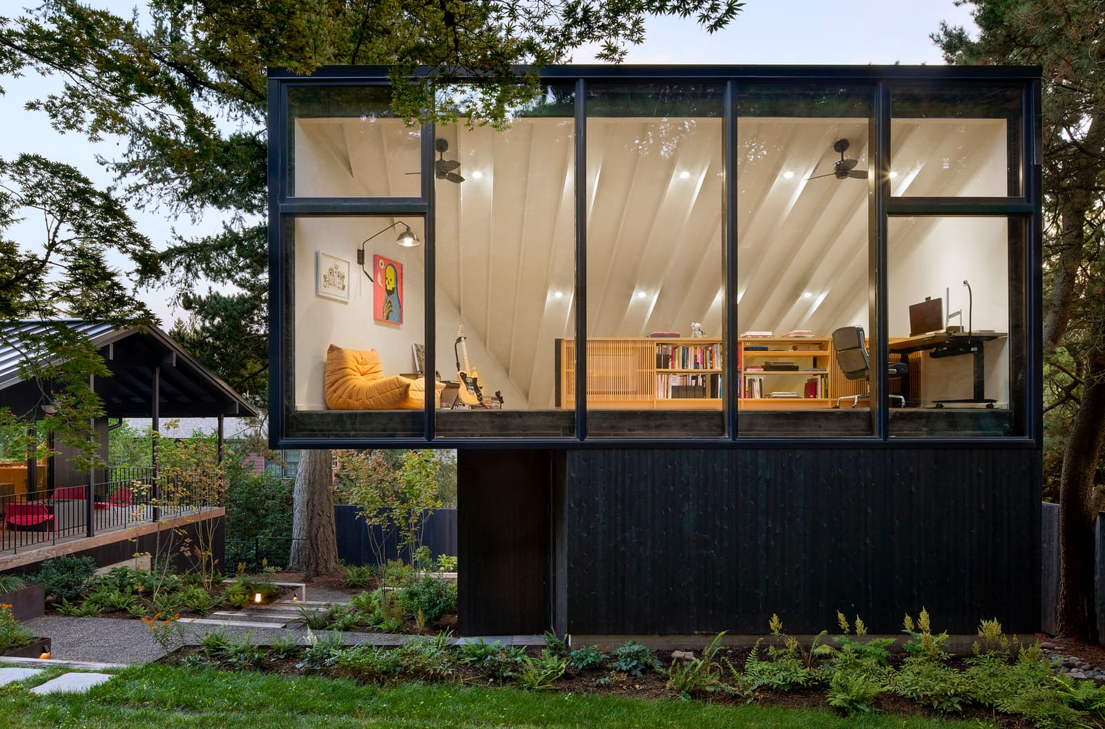 A Mid-Century Portland Home Adapts to the Remote Work Era