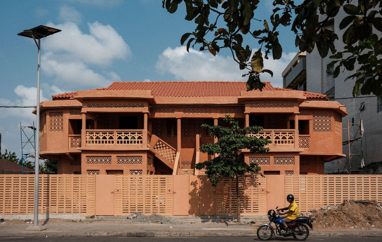 How a Pink Aguda House in Benin Signals a Quiet Shift in West African Practice