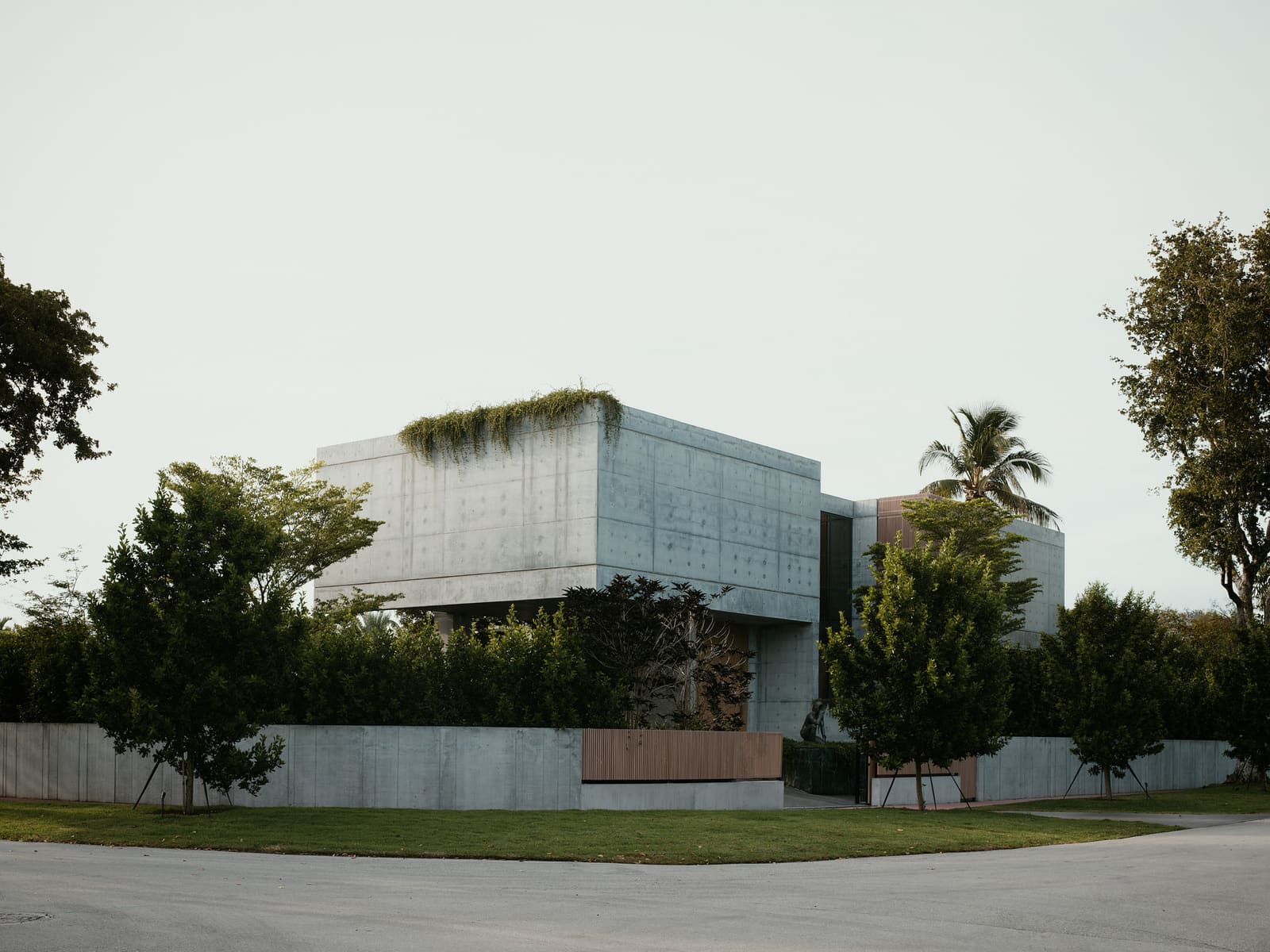 Refuge in Concrete: A Miami Beach House Built on Restraint