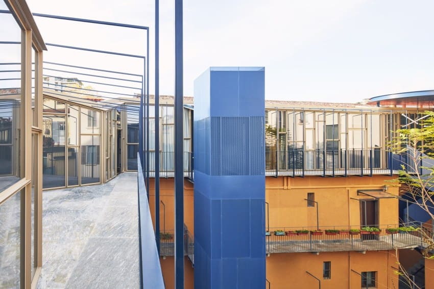 Reinterpreting the Milanese Roofscape: ITCH Studio's Blue Moon Attic Conversion