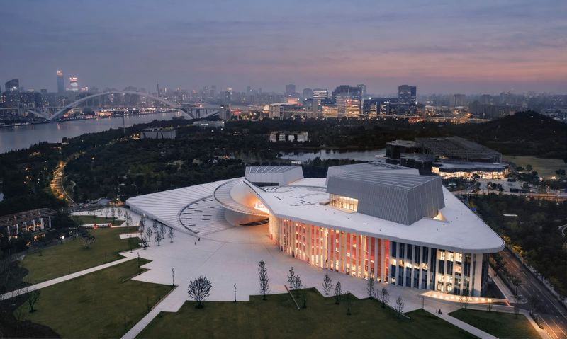 The Roofscape as Public Theatre: Snøhetta's Shanghai Opera House Redefines Monumental Performance Architecture