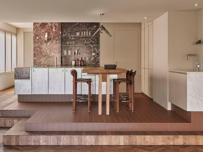 When Architecture Bows to Water: Studio Modijefsky's Herengracht Apartment