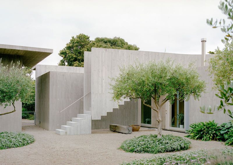 Three Traditions, One House: The Architecture of Patience on Port Phillip Bay