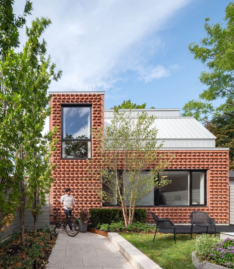 Small Footprint, Big Ideas: How One Toronto Lane House Rethinks Urban Infill