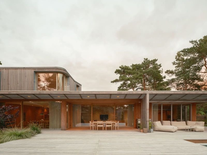 The Tortoise Shell House: Concrete Armour and Timber Warmth in Coastal Sweden