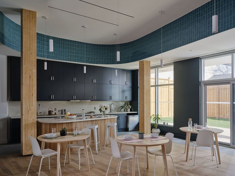 How Geometry Can Carry Memory in Shelter Design