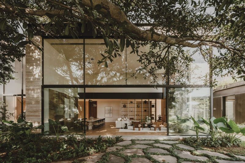 When Beauty Becomes Structure: A Guadalajara Residence Tests Architecture's First Principles
