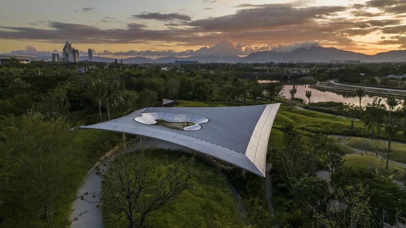 The Horizontal Ghost: E PLUS DESIGN Blurs the Waterline at Haitang River