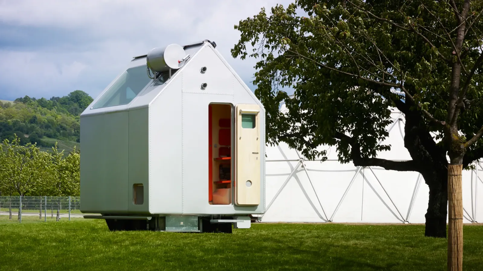 Top Picks - 5 Best Compact Homes: Small Scale, Big Design