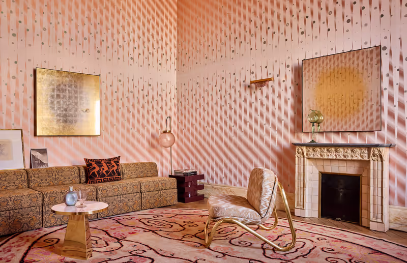 Overscaled Pattern In Small Spaces: Why Big Graphics Can Feel Calmer