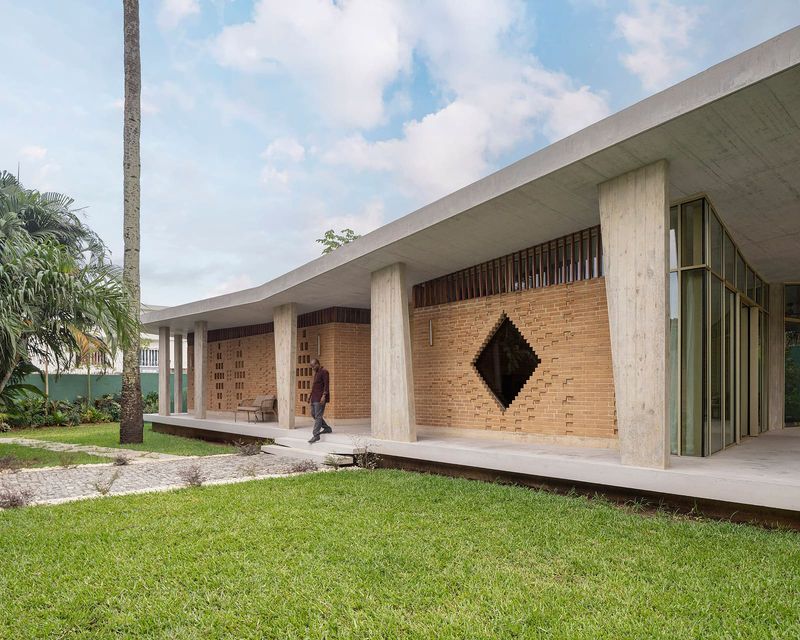 When Diplomacy Meets Domesticity: A Swiss Residence in Abidjan