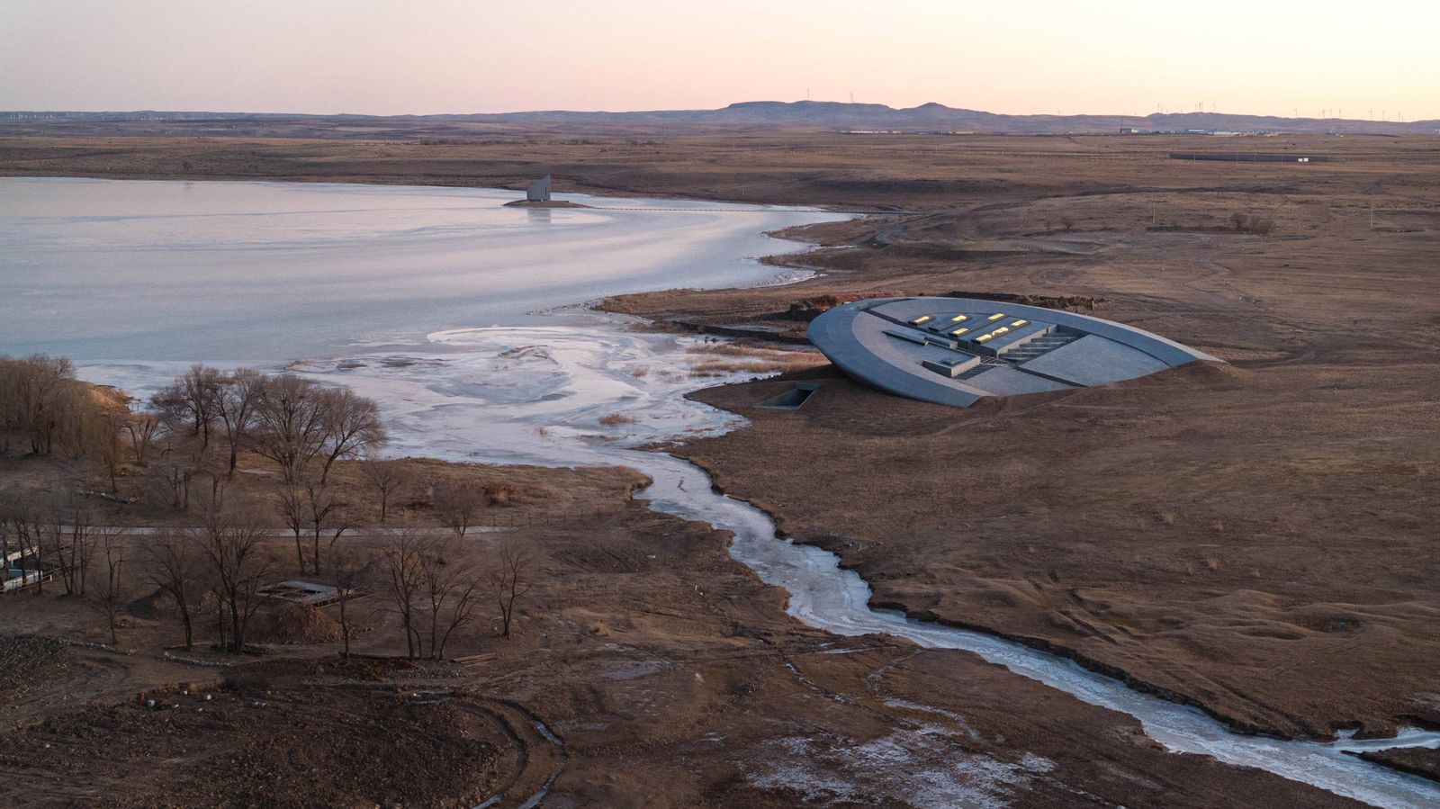 Prairie Ark: The UFO On The Grasslands That Reimagines Architecture As Landscape