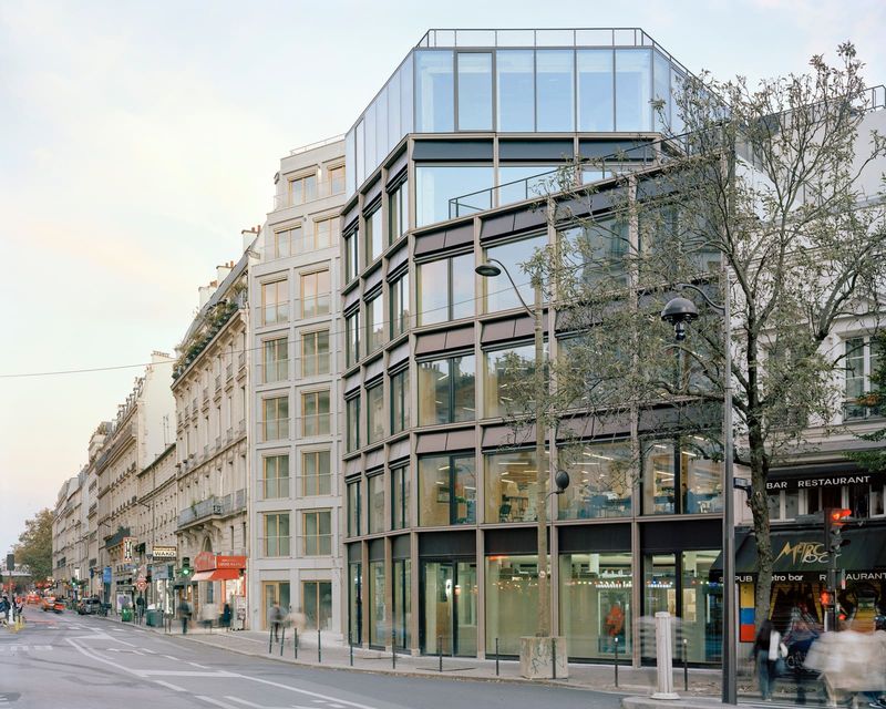 When Eight Buildings Become One: Rethinking the Parisian Courtyard Block