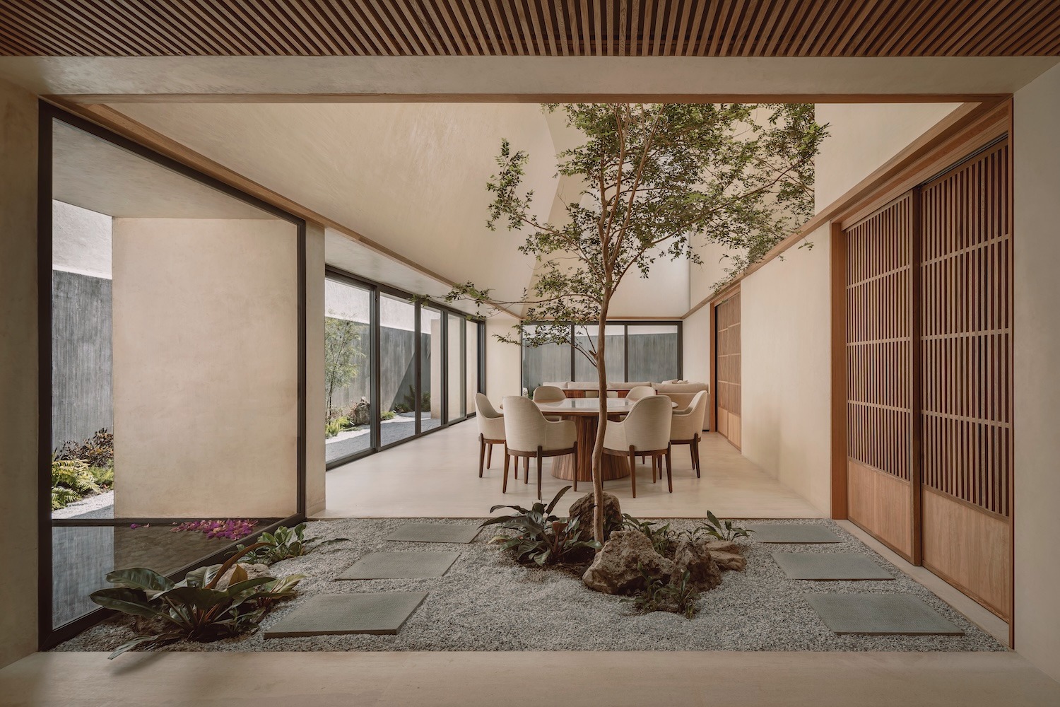 Monolithic Introspection: V Taller Redefines the Concrete Heart of Guadalajara