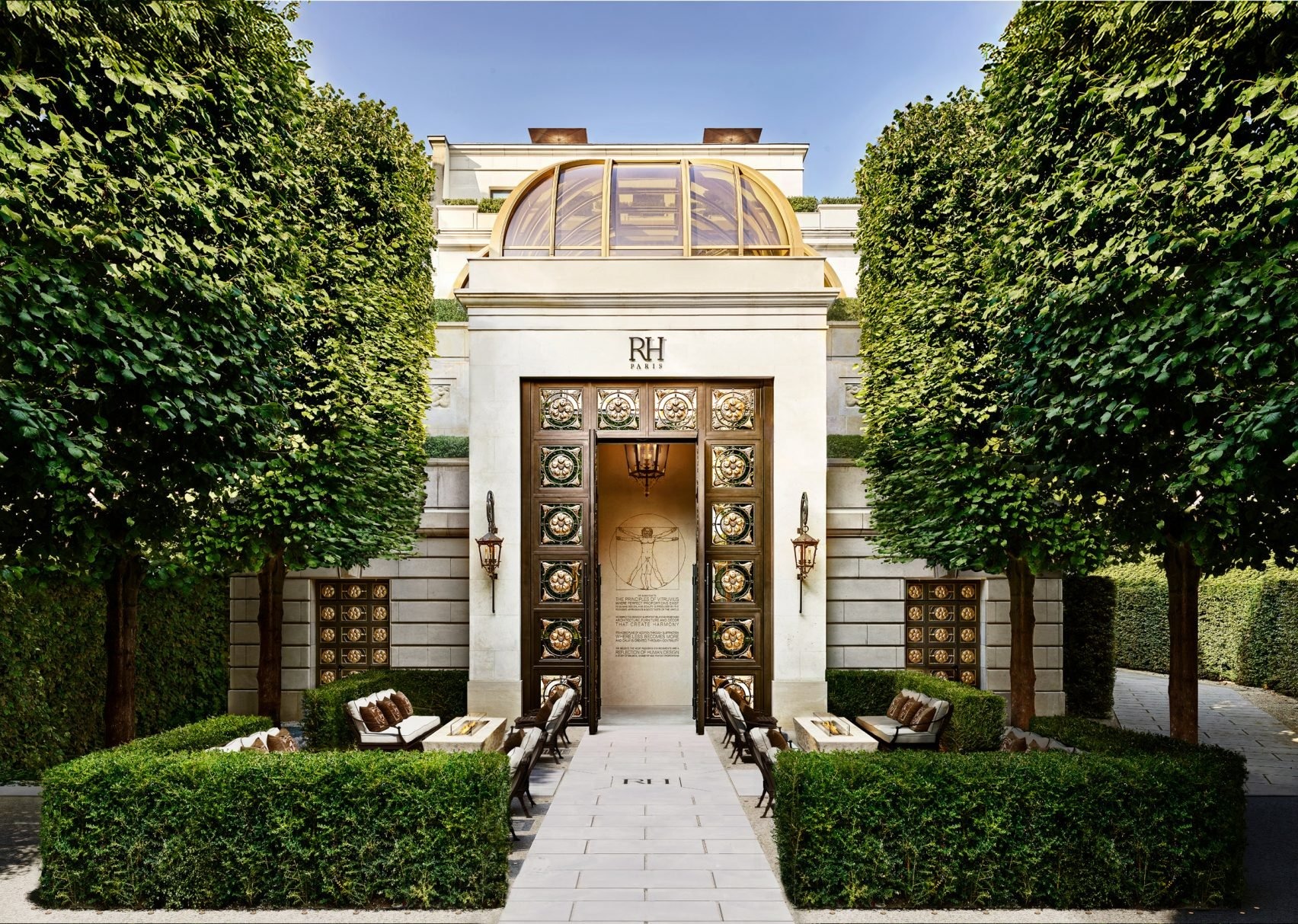 RH Paris Gallery: Architecture, Art and Dining Aligned