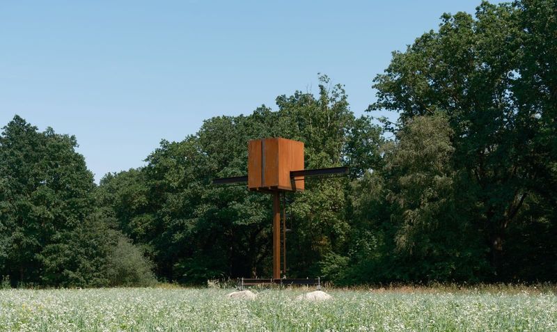 Moving Toward Stillness: A Seven-Meter Tower That Opens Through Meditation