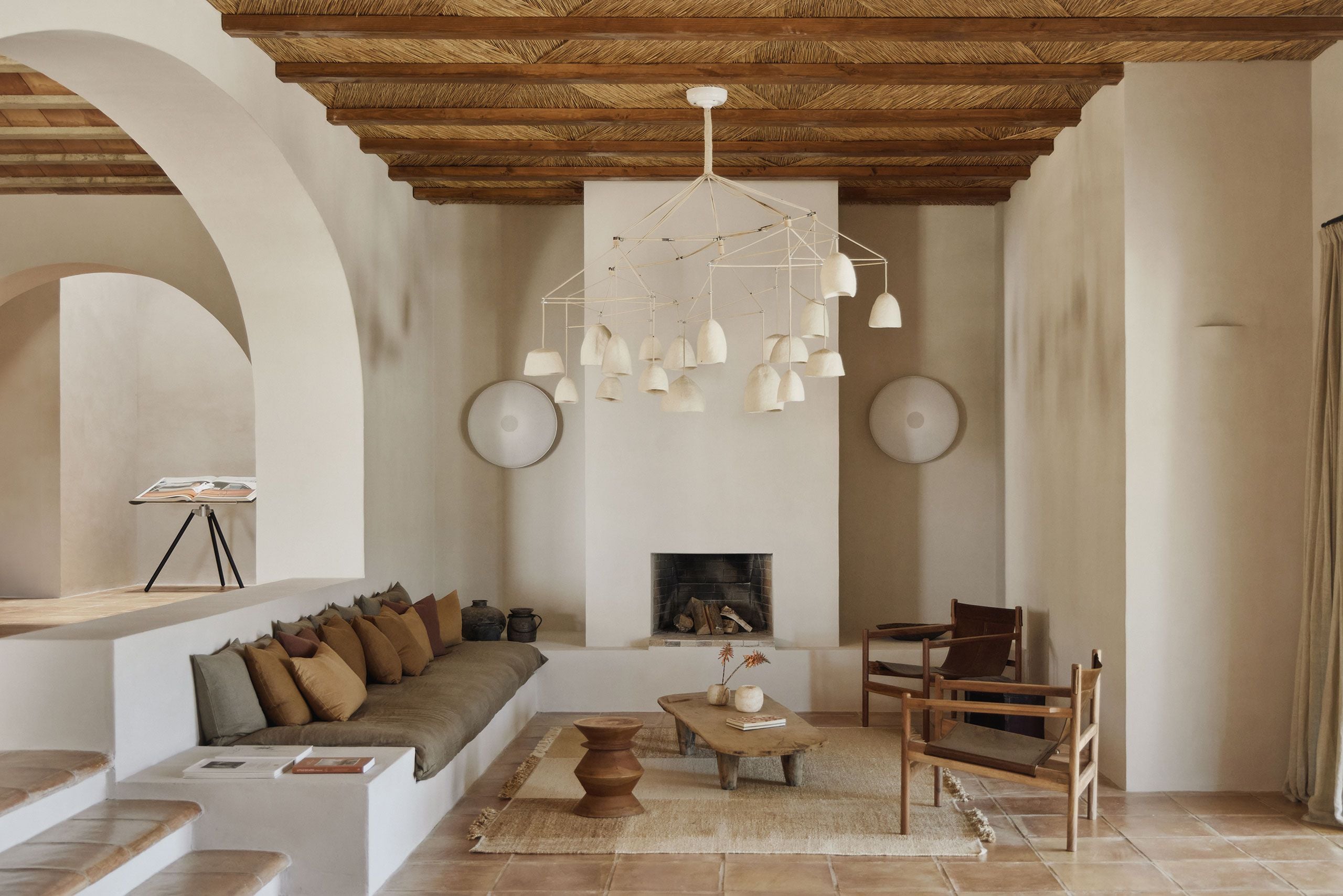 Top Picks - 10 Terracotta Living Rooms That Embrace Earthy Warmth