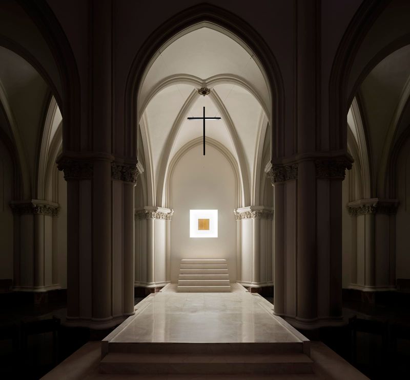 Light as Structure: Alberto Campo Baeza's Altarpiece for La Milagrosa