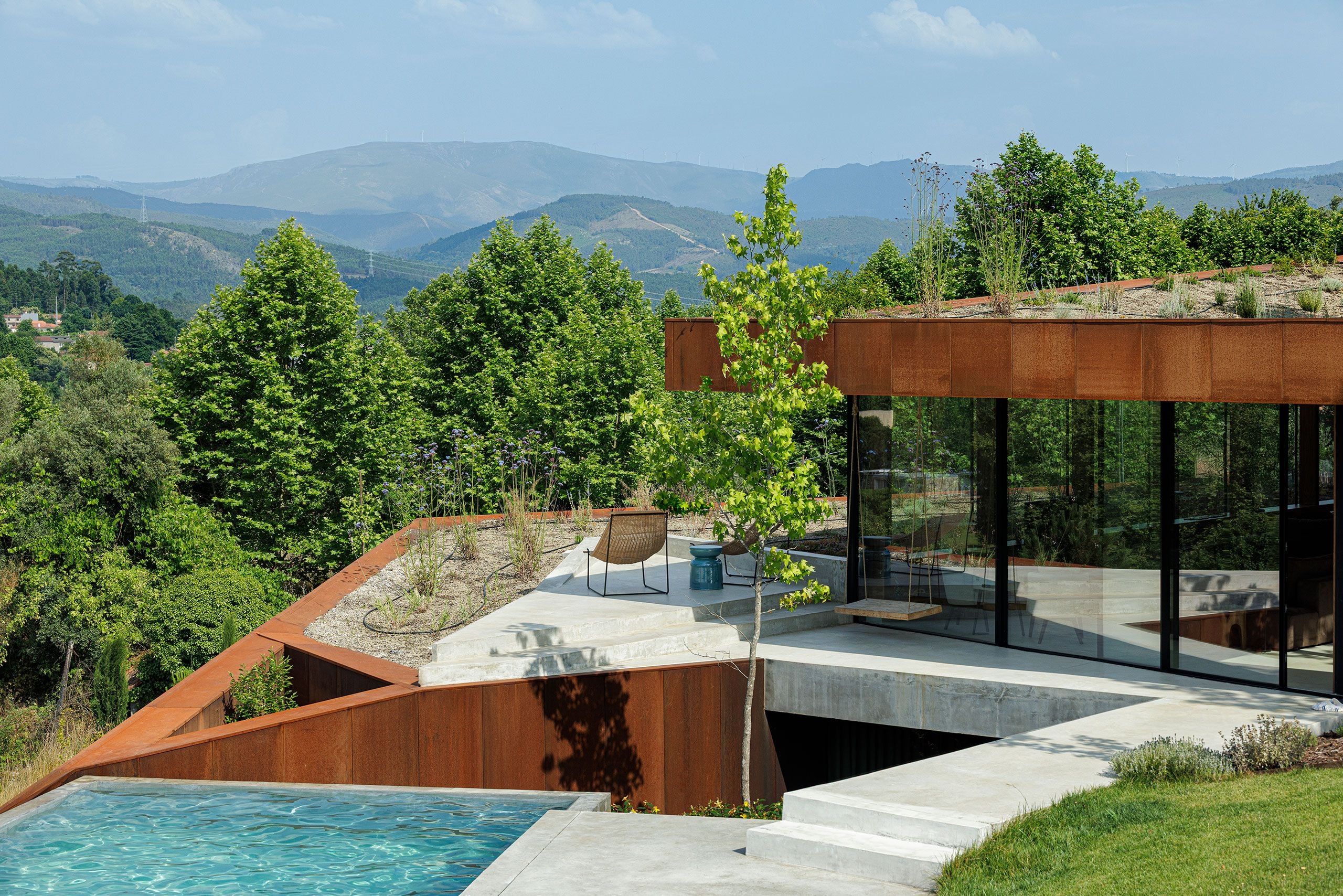 Top Picks - 8 Residences That Dissolve Into The Landscape