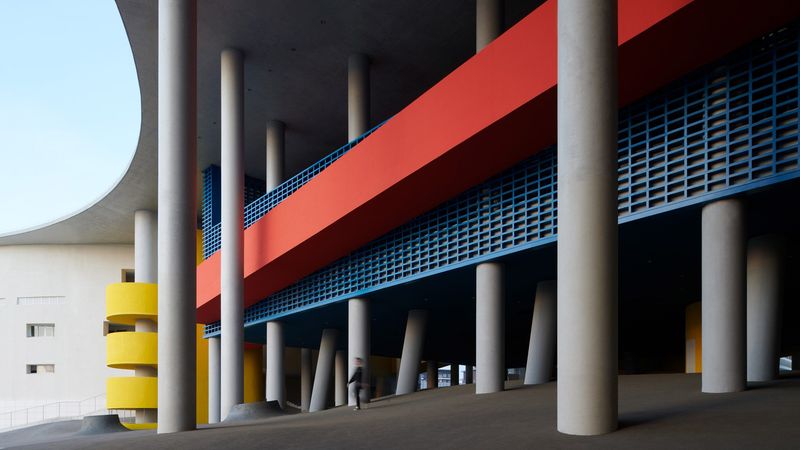 Approach Design Studio’s Colorful “Floating City” for Huizhen High School