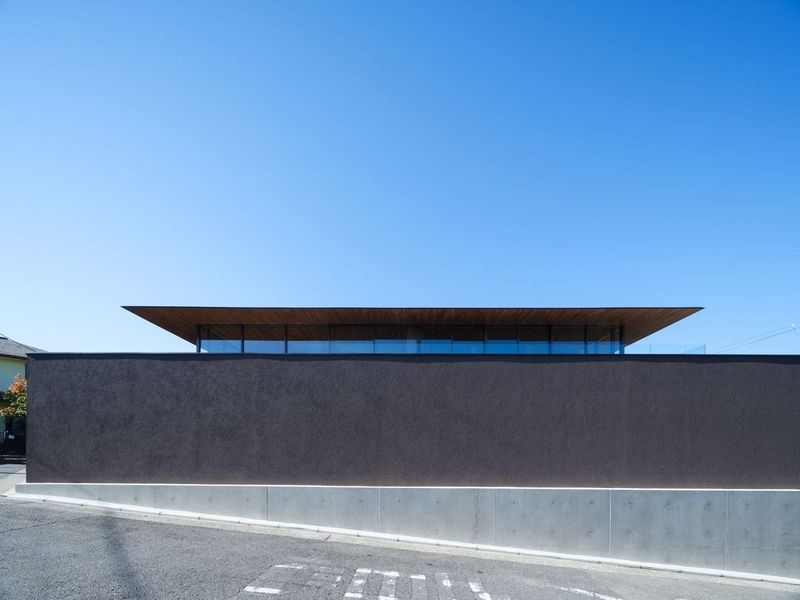When Restraint Becomes Theater: A Japanese House That Hides in Plain Sight