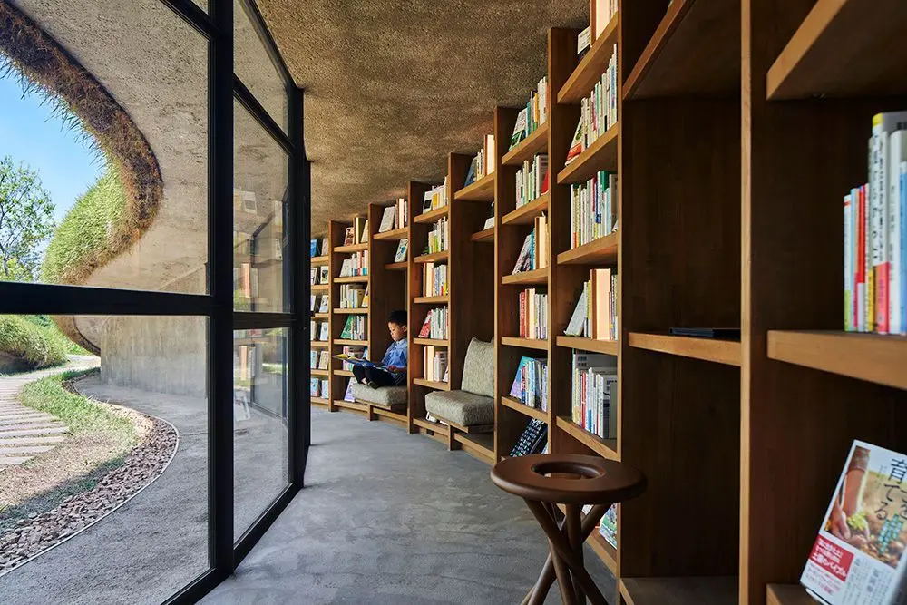 Library in the Earth: A Sanctuary for Farmers and Dreamers Alike
