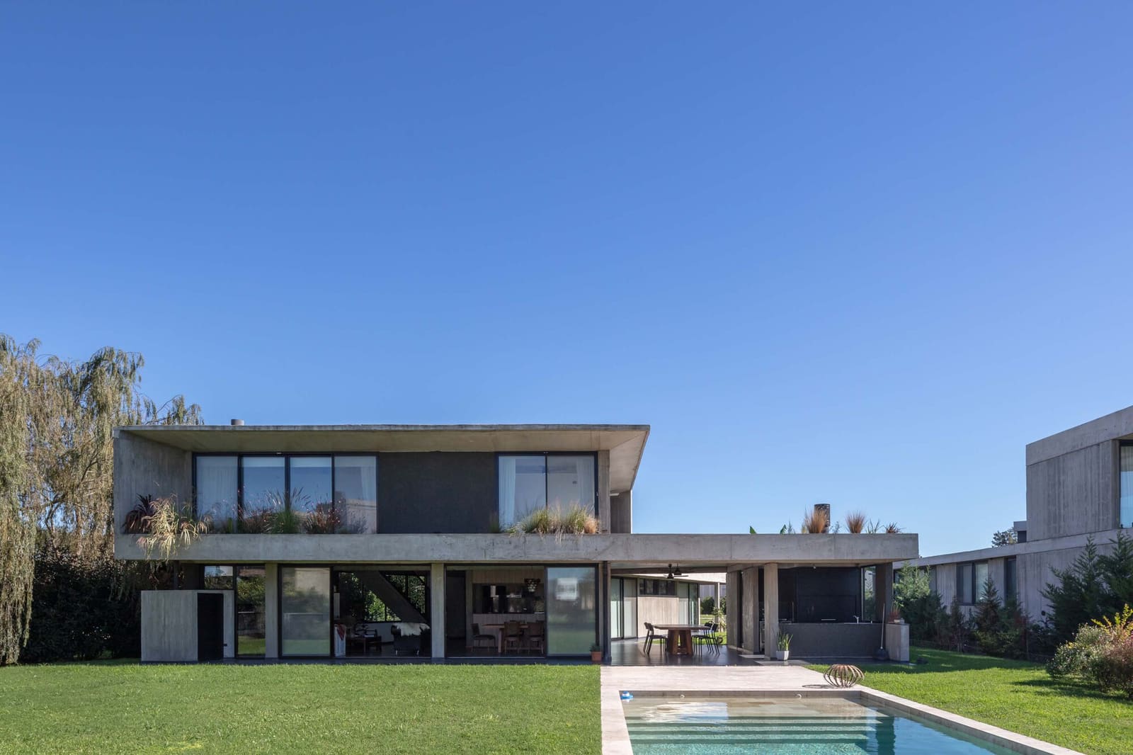 The Weekend House as Social Architecture