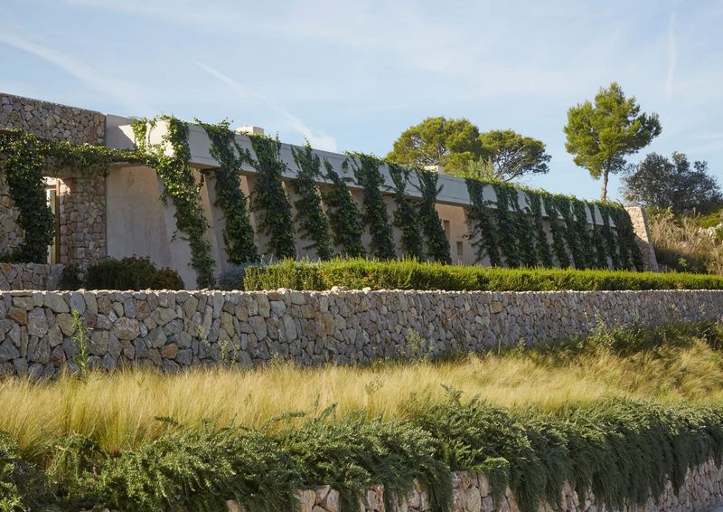 When Architecture Vanishes: A House Built to Disappear Beneath Mediterranean Soil