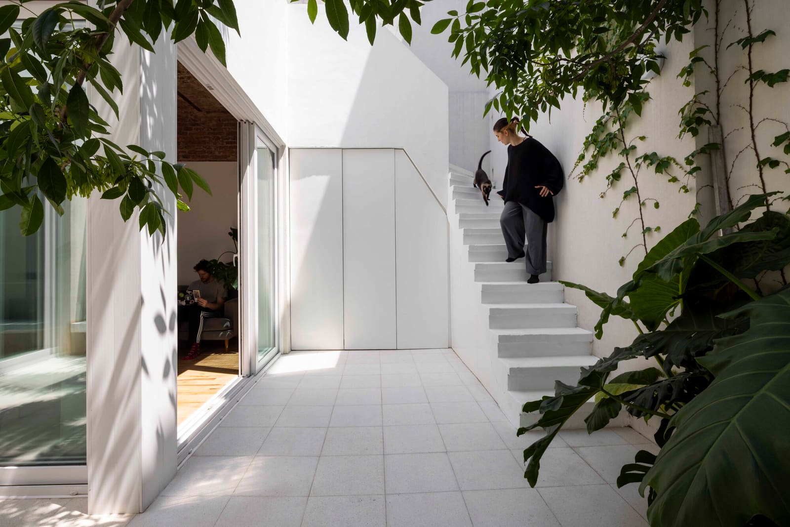 When Heritage Meets Restraint: A Buenos Aires Apartment Renovation