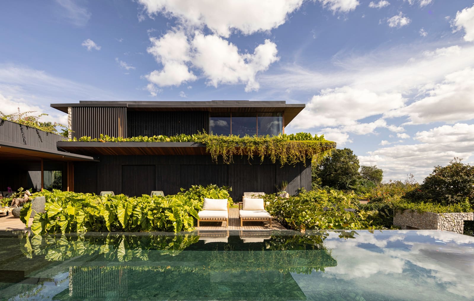 When Walls Come Down: Rethinking a Family Home Through Landscape