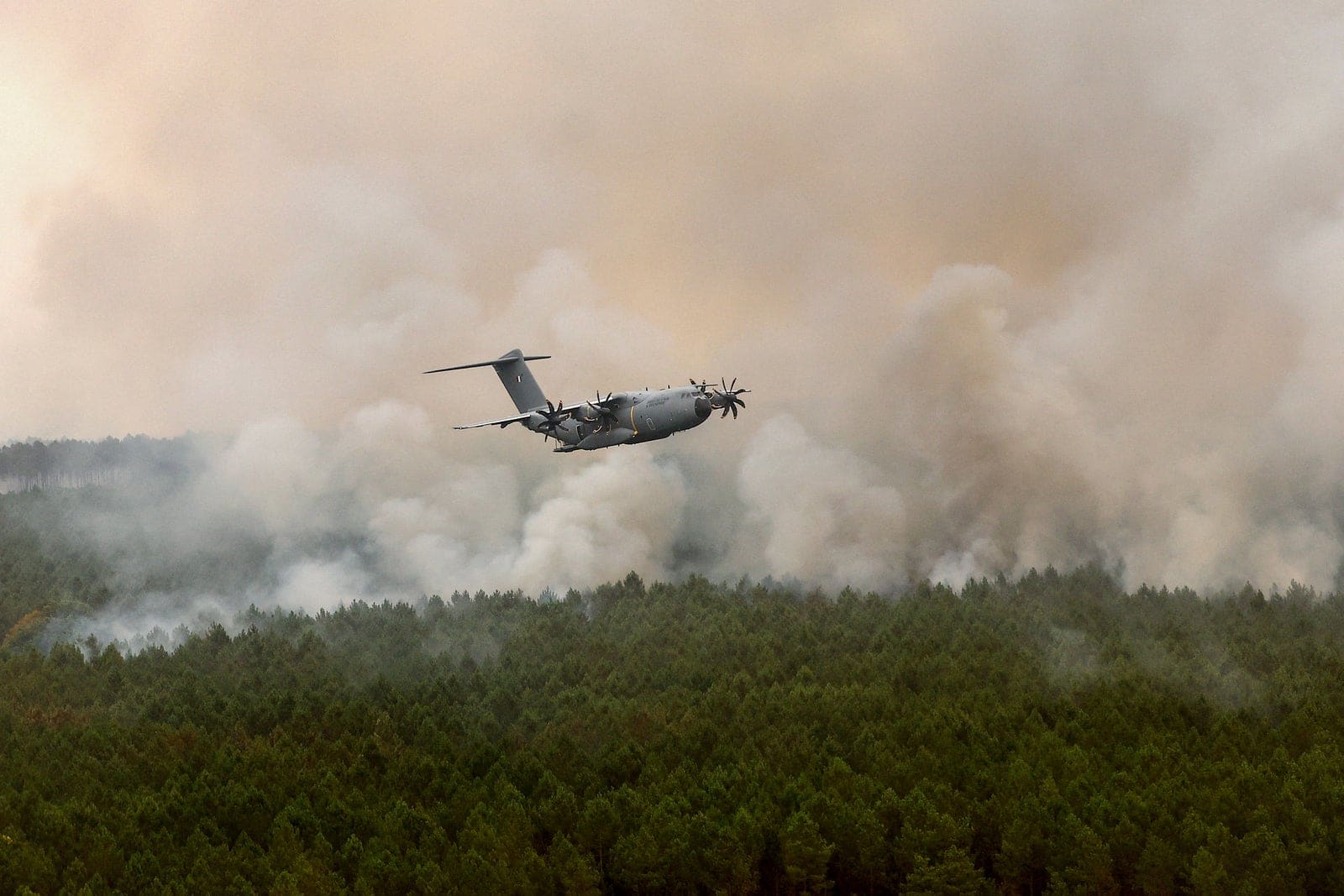Bordeaux Faces Possible Full Evacuation as Historic Fires Burn Across Spain and France