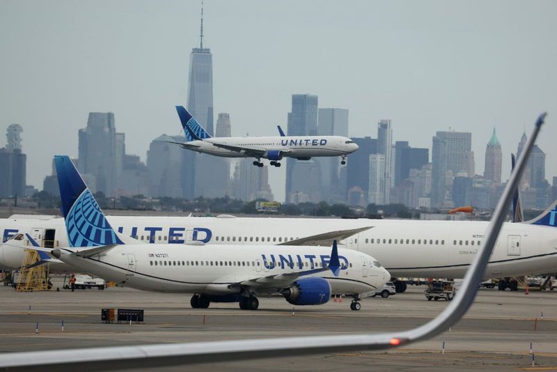 Construction Error Grounds Thousands of Flights Across US East Coast