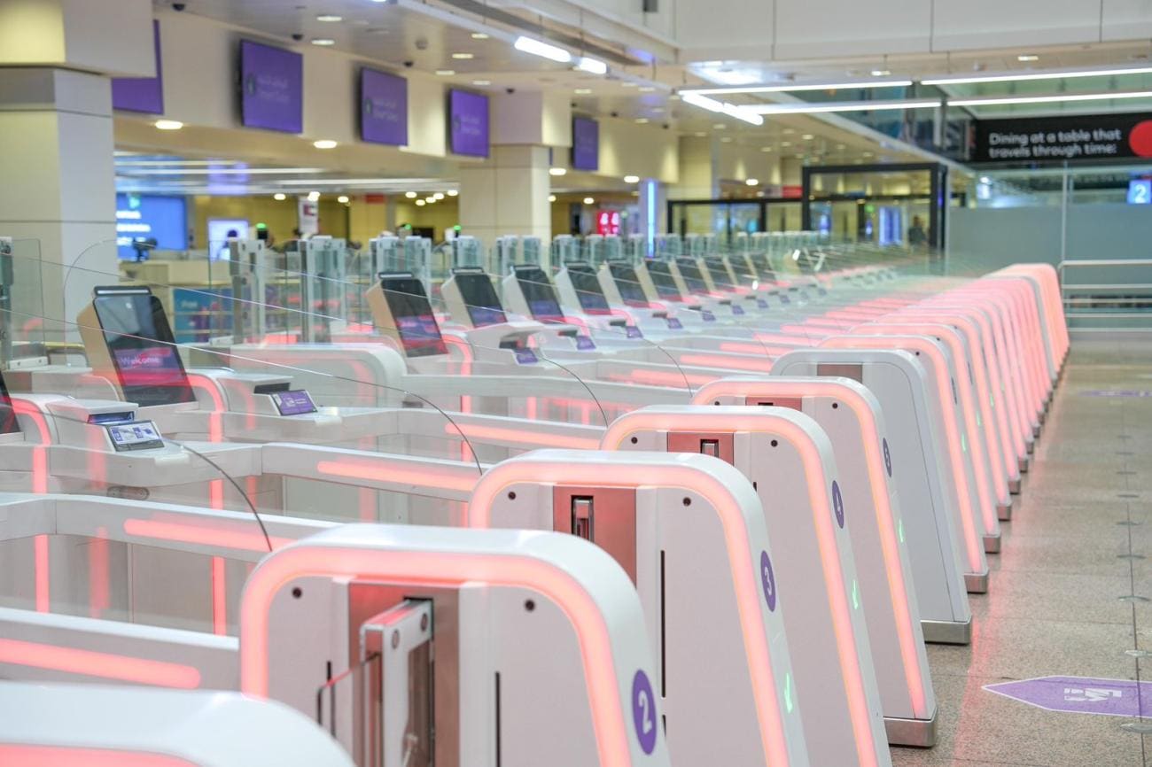 Dubai Tests Biometric Clearance That Processes Ten Passengers at Once