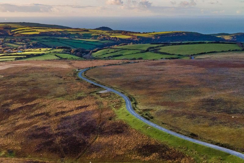 Exmoor Launches Discount Scheme for Visitors Who Pick Up Litter and Use Public Transit