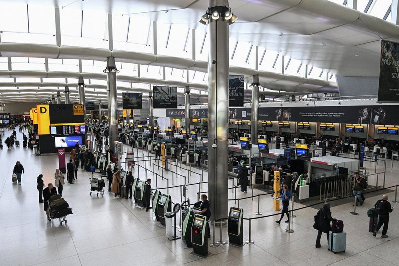 Heathrow Hits Peak Summer Traffic as Istanbul Moves Ahead