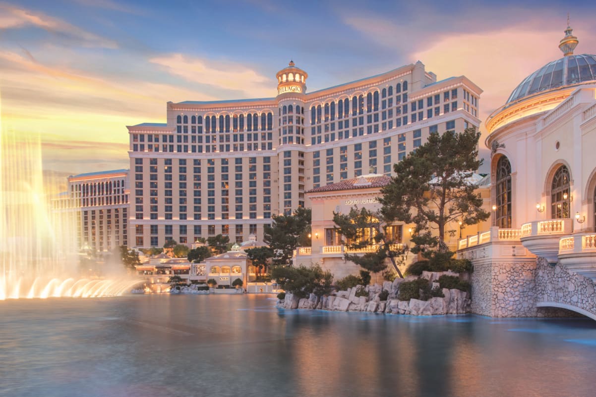 Las Vegas Faces a Middle-Market Problem as Luxury Thrives