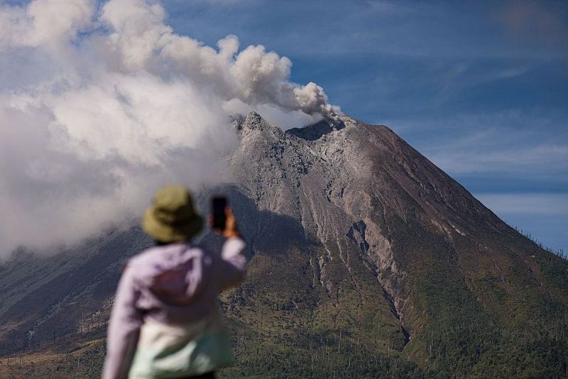 Mount Anak Krakatau's 25-Hour Eruption Closes Eight Airports Across Indonesia