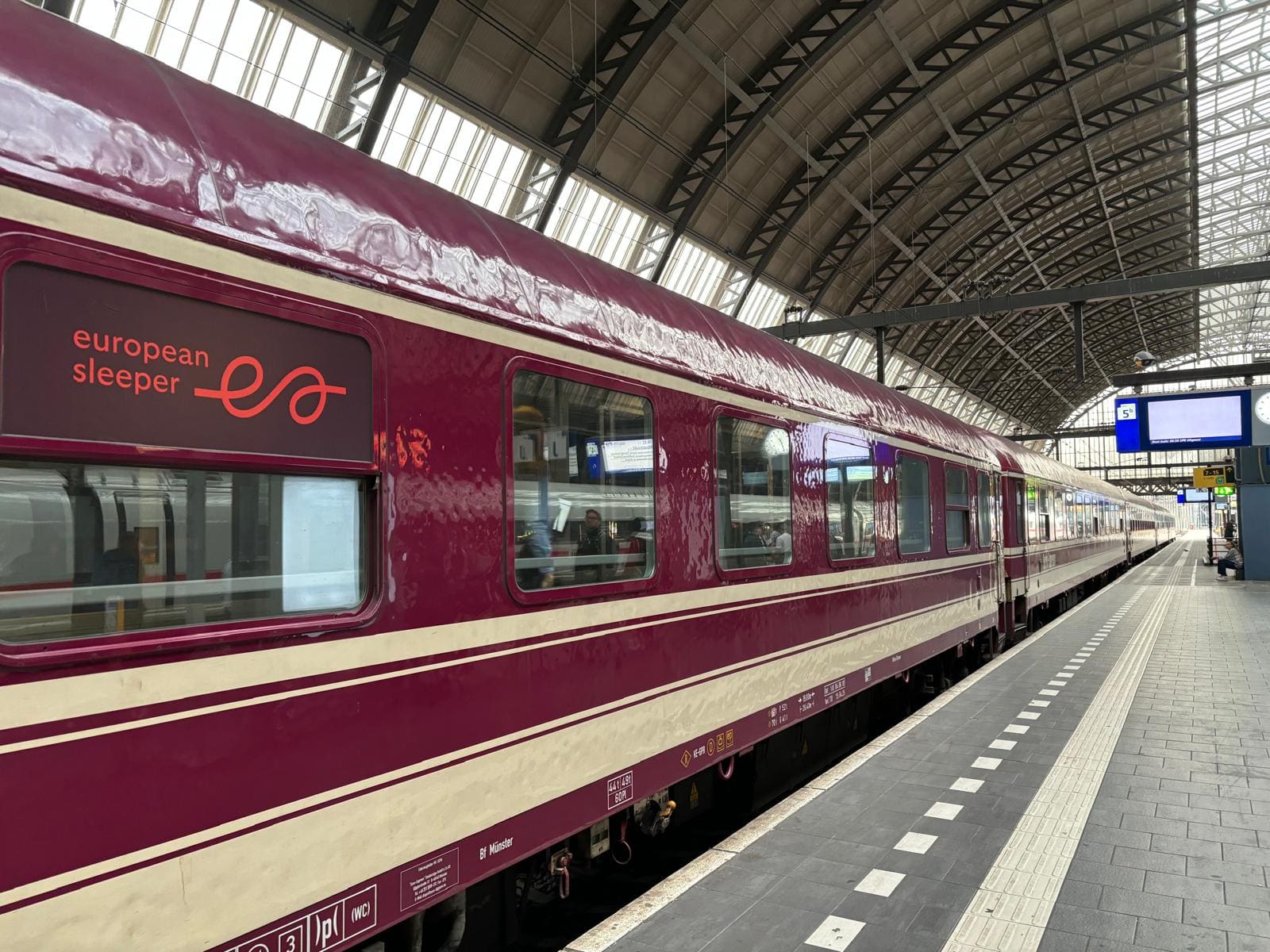 Night Train Connects Paris, Brussels, and Hamburg Three Times a Week