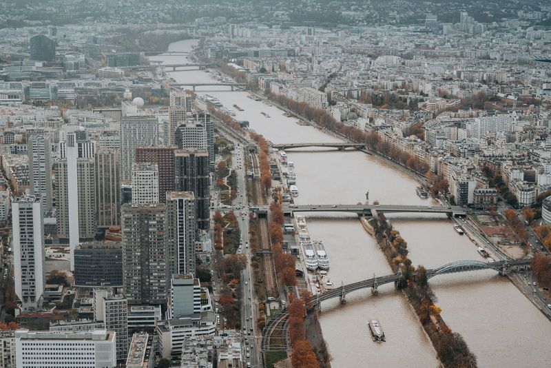 Stays & Hotels · Paris